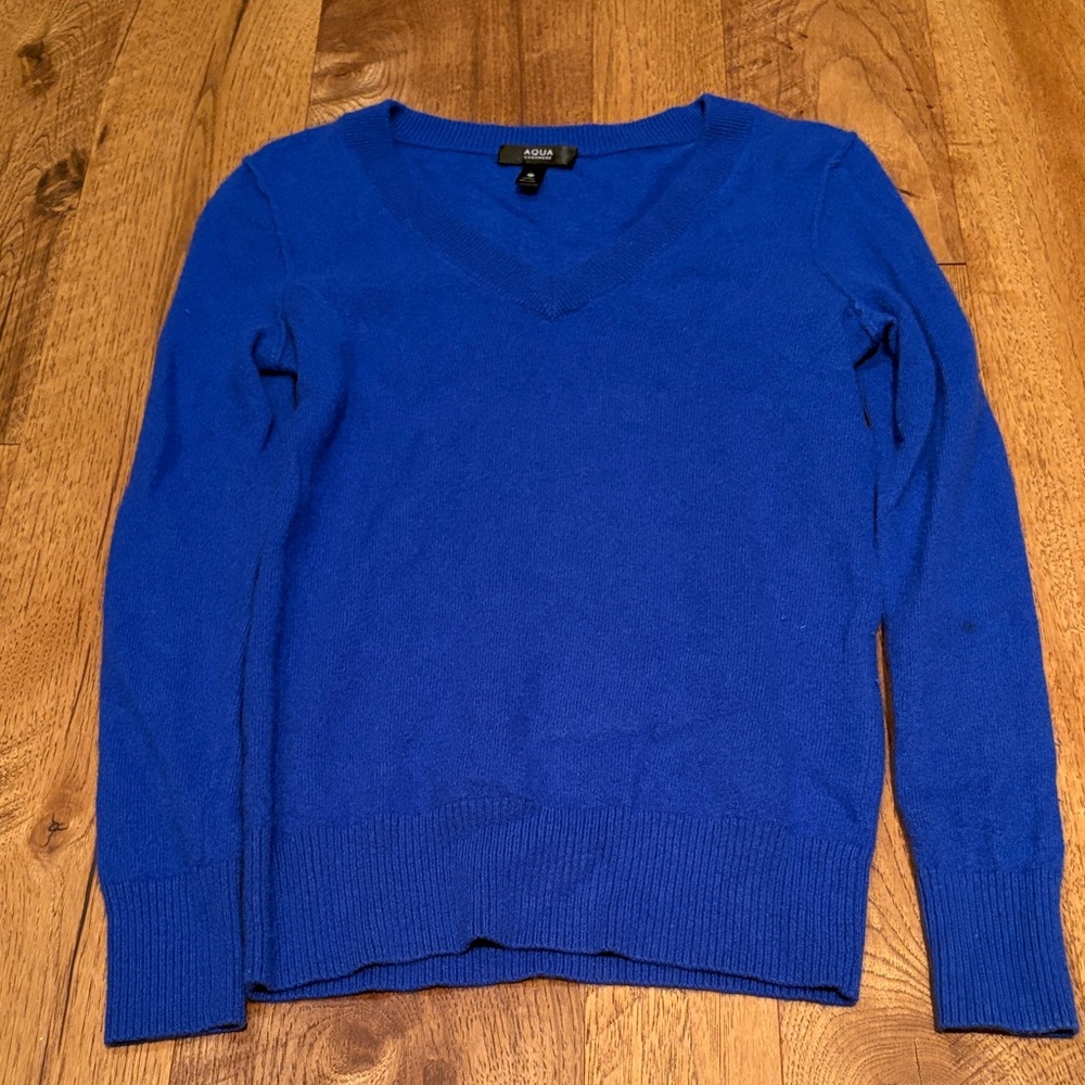 Aqua Cashmere Woman’s Blue Vneck Sweater Size XS